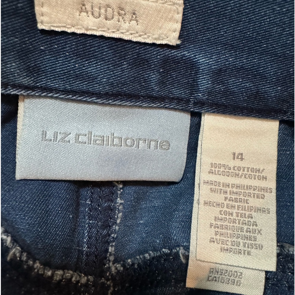 Liz Claiborne Audra women’s size 14 Capri blue Jean pants with belt. - Picture 5 of 7